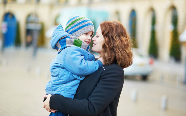 保育園だけでなくヌヌやベビーシッターも利用するフランスのワーキングマザー