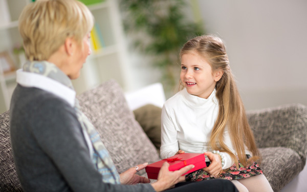 祖父母から孫へのプレゼント攻撃、上手にかわすには？