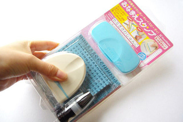 【入園、入学準備】お名前付けが楽しくなる！　「おなまえスタンプ」で作る名前付けグッズがかわいい