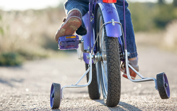 「子どもが自転車で転んでしまった」「保育園の送迎時に自転車で倒れてしまった」など、子どもや自分がケガをする自転車事故もあるだろう。そんなときの保険カバー（保障・補償）については、どう考えておけば良いのだろうか？