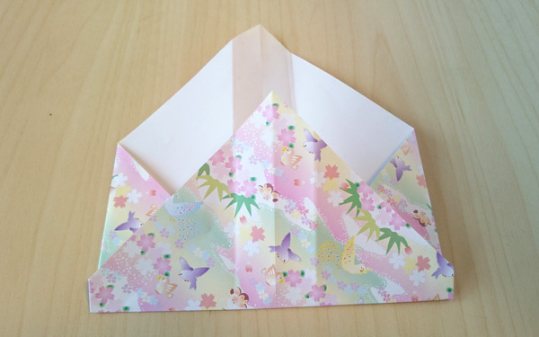 折り紙で贈り物に簡単一工夫！お手紙の封筒やおままごとにも