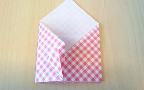 折り紙で贈り物に簡単一工夫！お手紙の封筒やおままごとにも