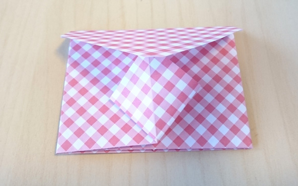 折り紙で贈り物に簡単一工夫！お手紙の封筒やおままごとにも