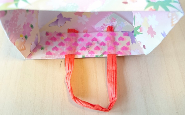 折り紙で贈り物に簡単一工夫！お手紙の封筒やおままごとにも