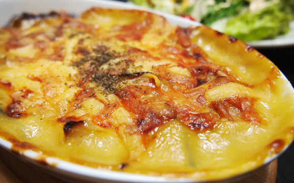 実は簡単！　手作りのホワイトソースを使って簡単ドリア