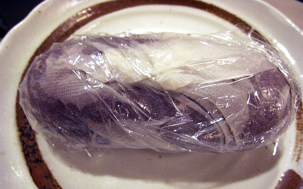 プチプチした食感がおもしろい！　さつまいもとチアシードのサラダ