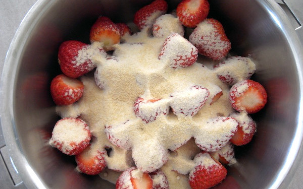 今が旬のイチゴで挑戦　自家製ジャム