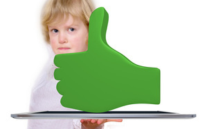 「おだてる」と「褒める」の違いは？ 対等な目線で子供を褒めて伸びる子に育てる