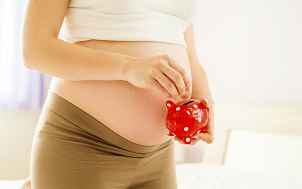 どんな人がいくらもらえる？ 出産手当金の概要を知りたい！（2015～2016年度版　妊娠・出産のお金特集 Vol.4）