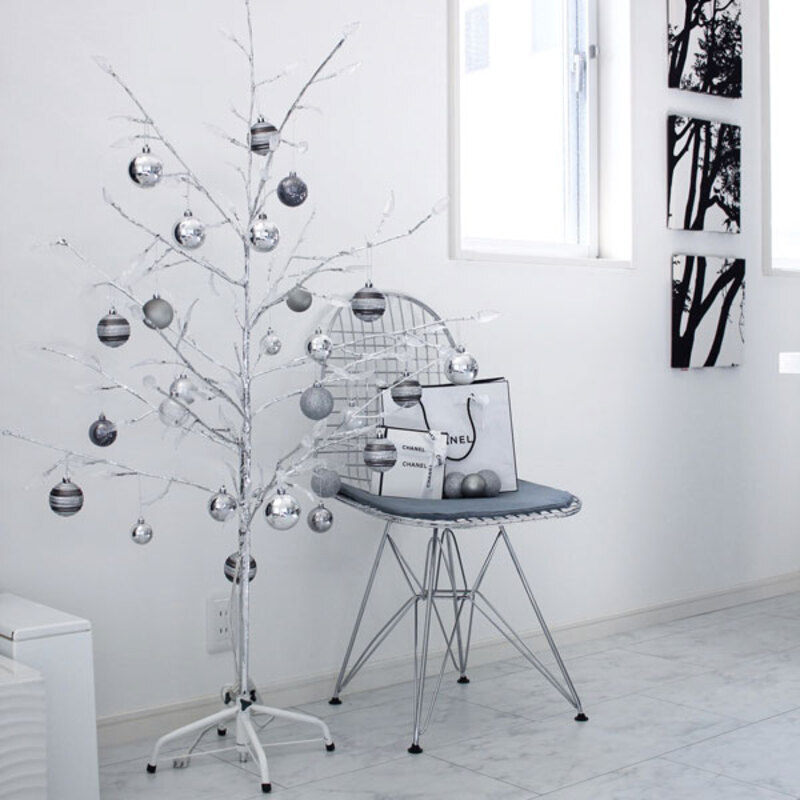 スペースを取らずにコンパクトに飾れる おしゃれでシンプルなクリスマスツリー ママアイテム ウーマンエキサイト