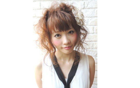 自作アクセで女子力100％ヘア完成