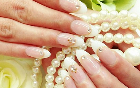 オンナっぽさ全快！　男ウケ抜群の最新モテネイル【フレンチネイル編】