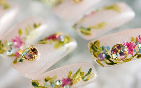 やっぱりかわいい！　おしゃれ上級者必見のアートネイル