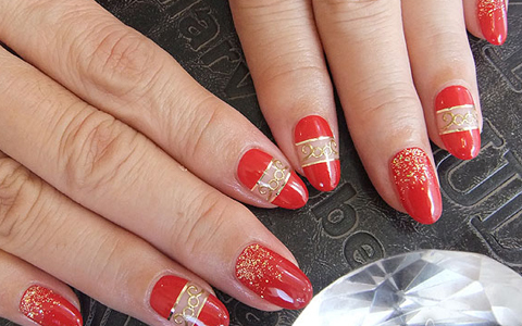 クリスマス気分をよりアップさせる、おしゃれのキーワードはレッド