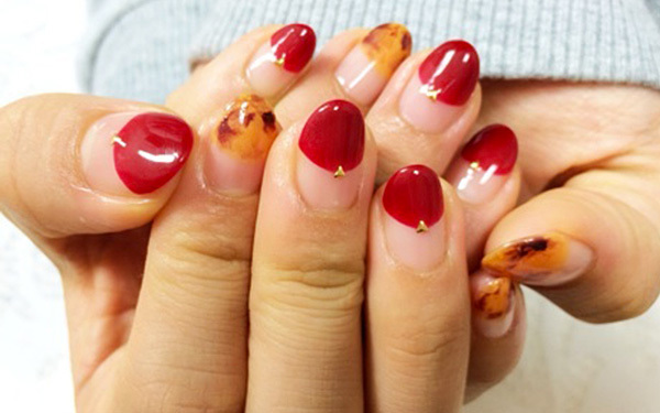 やっぱり“伸びても○○”がカギ？！忙しい人にオススメのネイルデザインとは