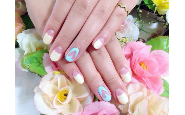 “指先”油断してない？出会いの春に知っておくべき、男性をドキッとさせる“モテ”ネイル