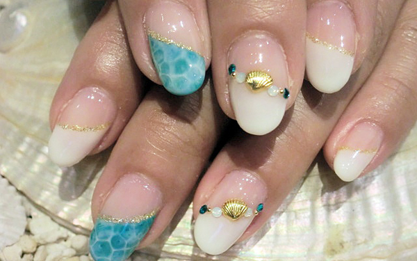 気分は人魚姫？！指先に波打つ『ラグーンネイル』10選