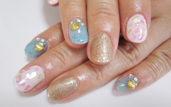 気分は人魚姫？！指先に波打つ『ラグーンネイル』10選