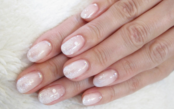 大人女性にひそかな人気！春夏注目の厳選白ネイル