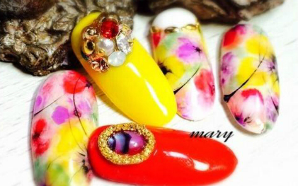 【2015年7月9日】今日のラッキーカラーはどれ？12星座別ラッキーネイルカタログ