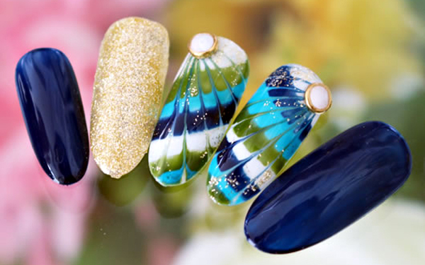 今年の開運カラーで恋愛運アップ！夏のモテネイルカタログ