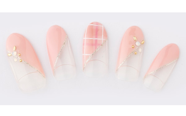 雰囲気美人の秘訣！オンナ度あげる「美人ネイル」とは？