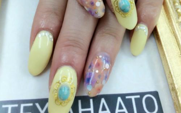 ○○色のネイルで金運アップ！2015年のラッキーカラーで開運
