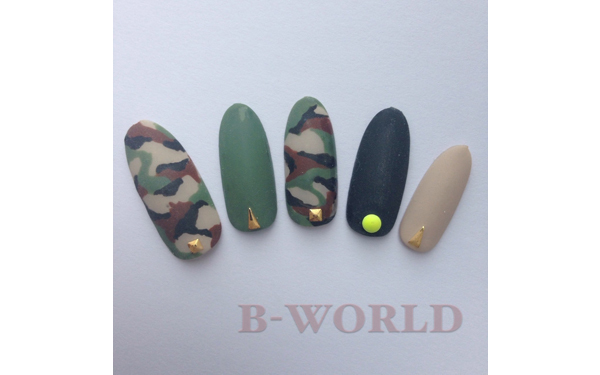 秋冬トレンド「アースカラー」を使った大人ネイル5選