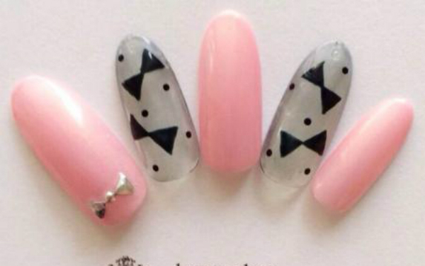 風水で開運！リボンモチーフの今ドキネイルで恋愛運アップ