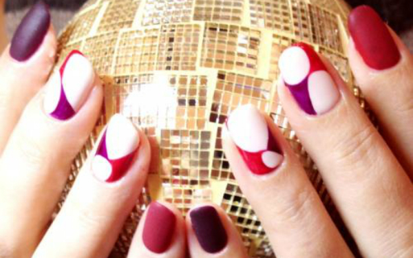 秋ネイルの鉄板！「ボルドーカラー」が主役のトレンドネイル5選