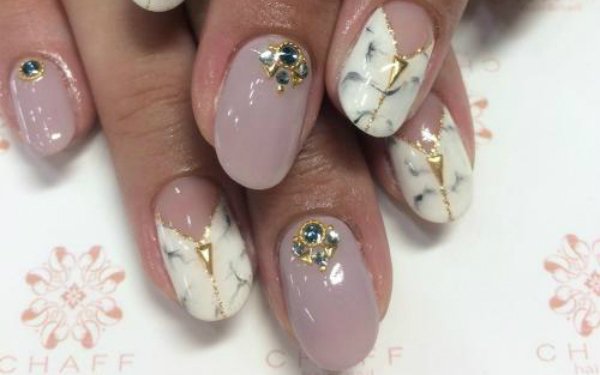 シックで好印象！秋にぴったりのグレージュネイル5選