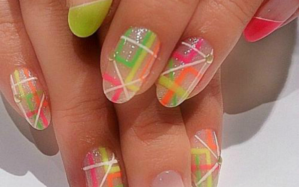 秋冬の定番「チェックネイル」でワンラック上のファッションを楽しんで！