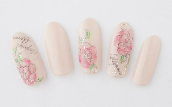 花柄モチーフで指先美人！人気のフラワーネイル5選
