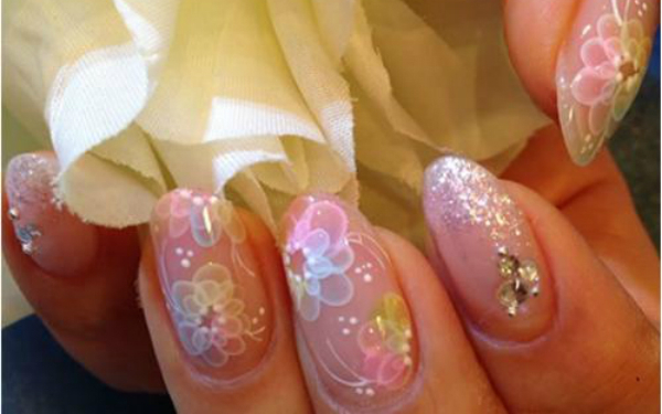 花柄モチーフで指先美人！人気のフラワーネイル5選