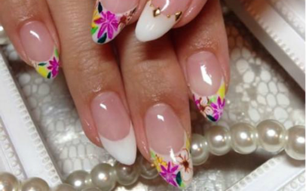 花柄モチーフで指先美人！人気のフラワーネイル5選
