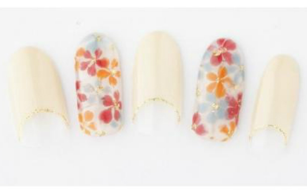 花柄モチーフで指先美人！人気のフラワーネイル5選
