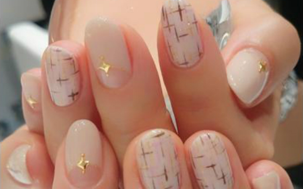 秋冬の定番デザイン☆ツイードネイルでオンナらしさUP！！