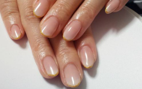 男性ウケも抜群！手元に清潔感を与える、すっぴん風ネイルはいかが？