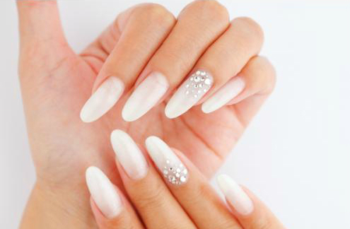 クリスマス気分を盛り上げる☆上品＆華やかなクリスマスネイル5選