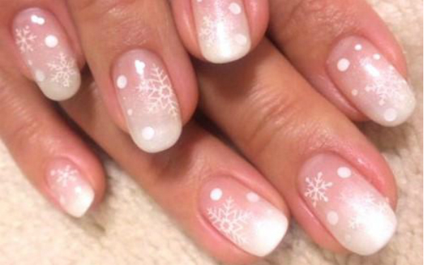 冬だからこそ楽しめる「雪の結晶」ネイルが可愛すぎる！！