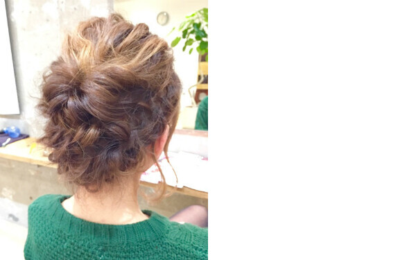 忘年会シーズン到来 仕事中とは違う自分を演出できる 最新ヘアアレンジbest5 ウーマンエキサイト