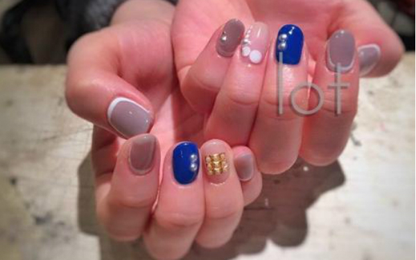 「ちょっぴり個性的」にチャレンジしてみては？まわりと差をつける最新ネイル5選