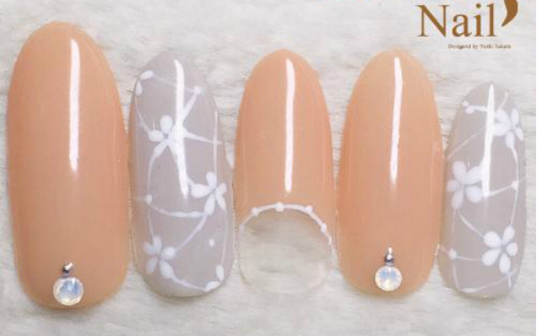 オフィスにもデートにもぴったり☆春を感じるレースネイル5選