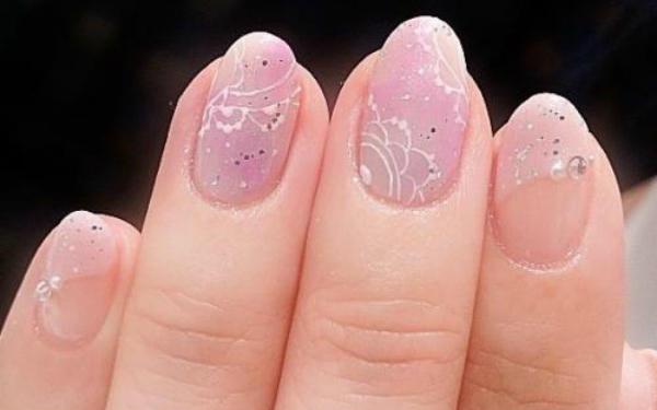 オフィスにもデートにもぴったり☆春を感じるレースネイル5選