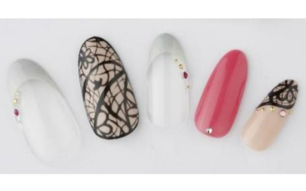 オフィスにもデートにもぴったり☆春を感じるレースネイル5選