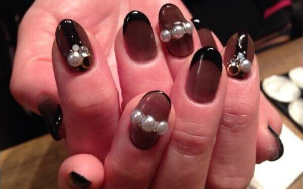 透け感がセクシー キュート 黒シースルーネイルで色っぽく ウーマンエキサイト 透け感がセクシー キュート 黒シースルーネイルで色っぽく ウーマンエキサイト