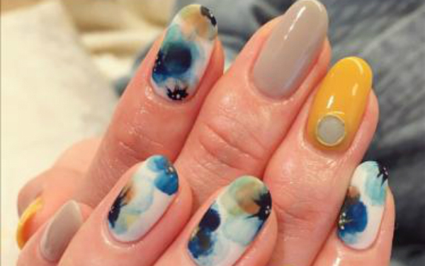 花柄ネイルでひと足先に春気分☆注目のフラワーネイル5選