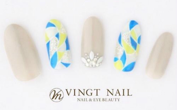 春ファッションに華を添える「プッチ柄」ネイル5選