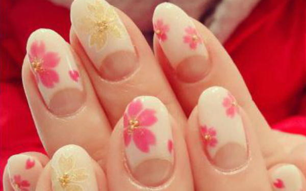 間もなく桜の開花！ひと足早く、指先に「さくら開花宣言」☆