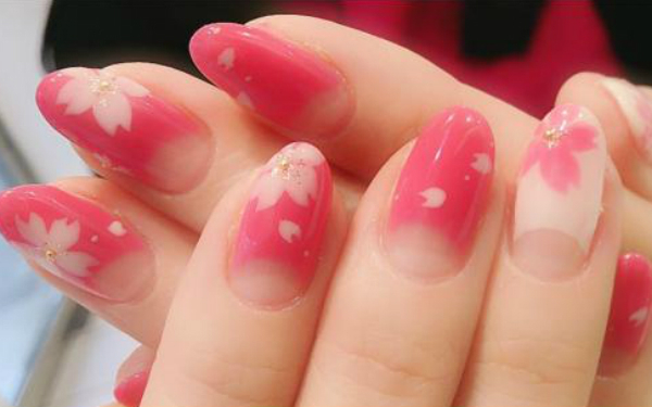 間もなく桜の開花！ひと足早く、指先に「さくら開花宣言」☆